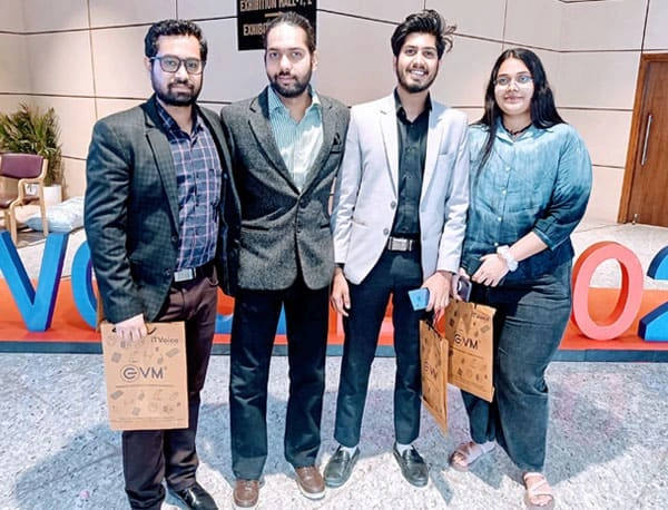 Technoloader presenting blockchain applications